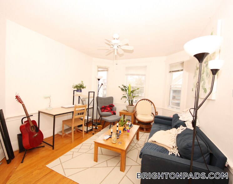 Building Photo - 41 Atkins St