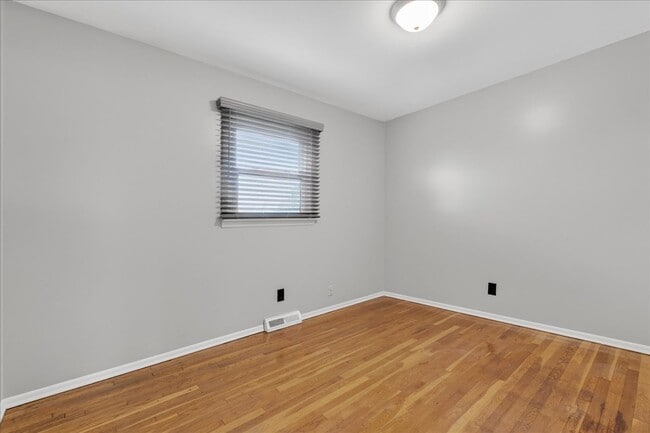 Building Photo - 1210 N 5th St