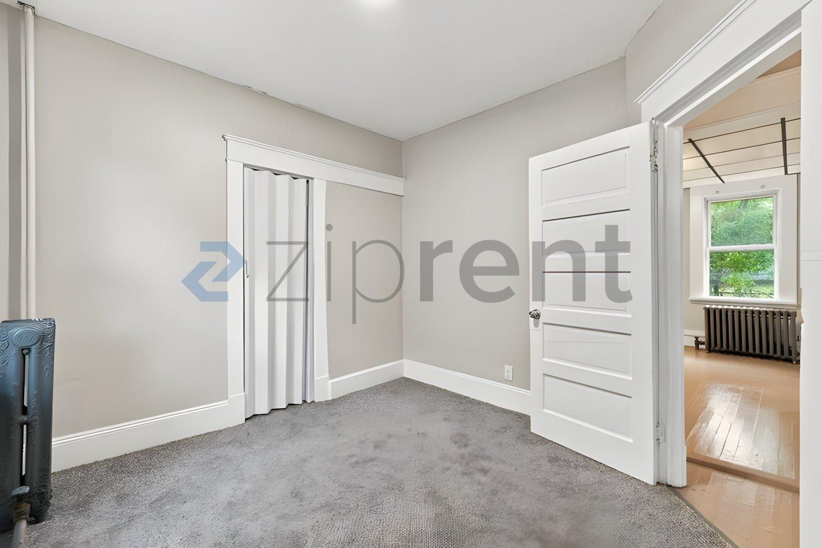 Building Photo - Unit