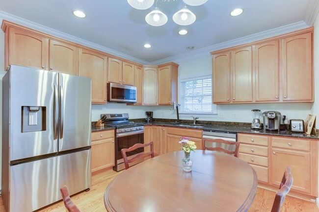 Building Photo - 4609 Town Creek Dr