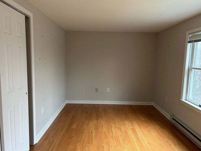 Building Photo - 10 Wells Woods Ln