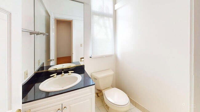 Building Photo - 161 4th Ave