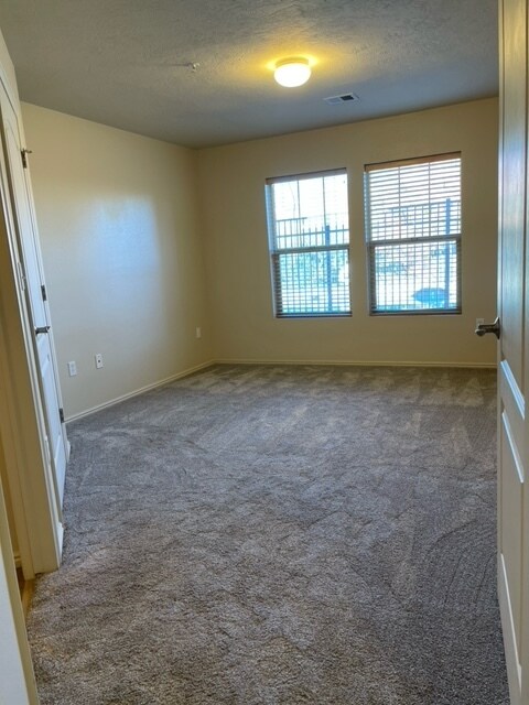 Building Photo - 1820 Fox Bay Dr
