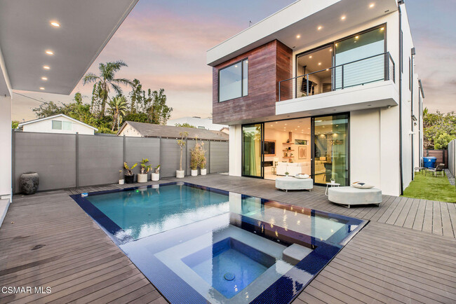 Building Photo - 829 Flower Ave
