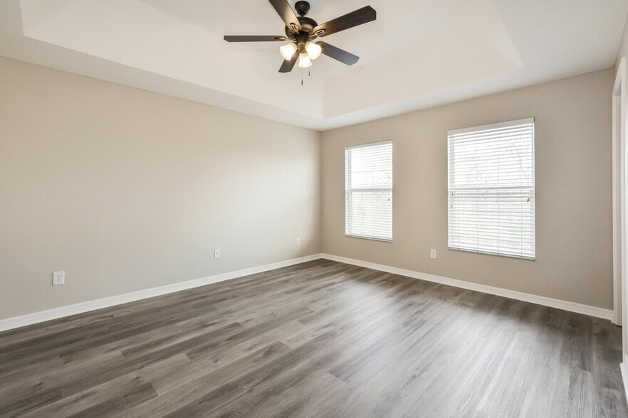 Building Photo - 1304 Travertine Terrace