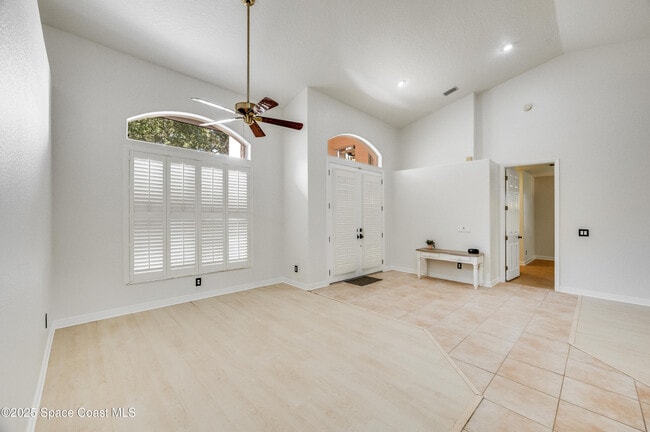 Building Photo - 129 Signature Dr