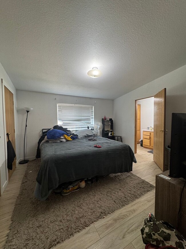 Building Photo - Charming & Updated Home in Kittitas, WA