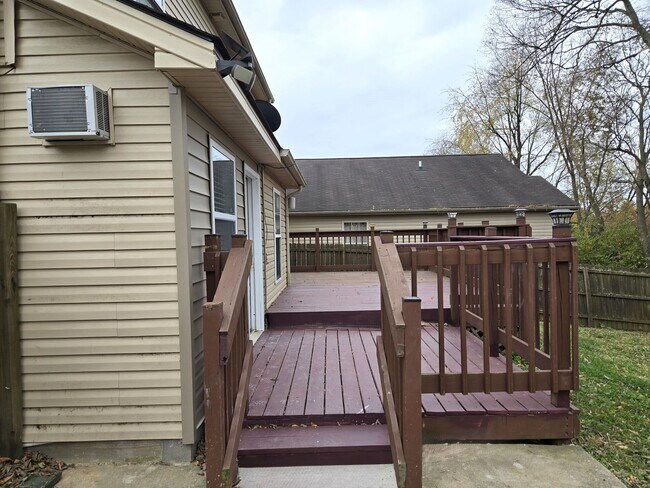 Building Photo - 1092 Winding Oak Trail