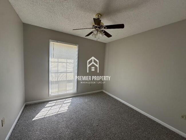 Building Photo - 2533 Richwood St