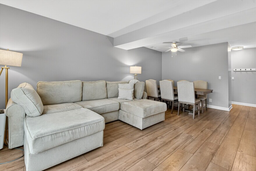 Building Photo - 1391 Sherwood Ct