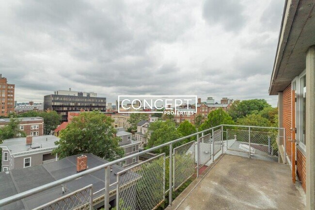 Building Photo - 334A Harvard St. Unit 7