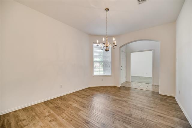 Building Photo - 819 Rushmore Dr
