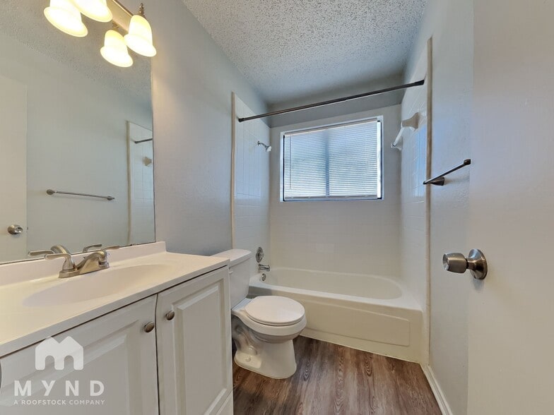 Building Photo - 10349 Wood Heights Dr