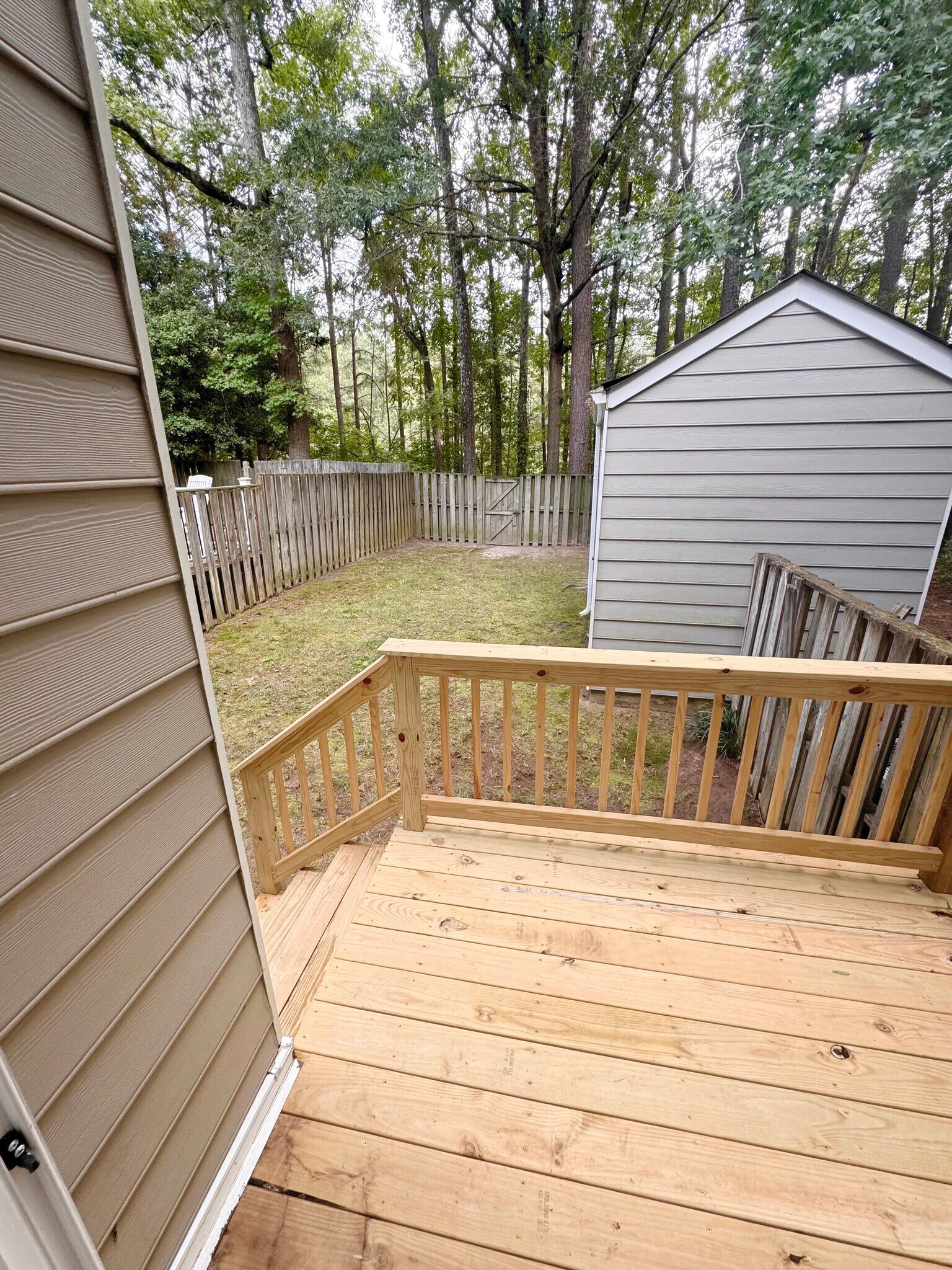 Brand new deck! Small fenced in yard with shed - 1967 Airy Cir