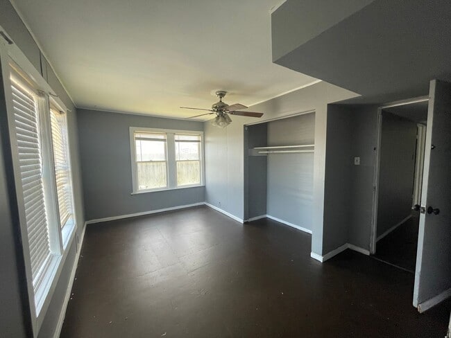 Building Photo - Corner Lot Home – Central City - Corpus Christi, TX
