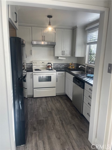 Building Photo - 23033 Maple Ave