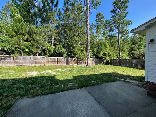 Building Photo - Stunning 4 Bed, 2.5 Bath Home in Cameron