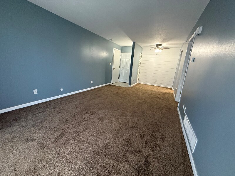 Building Photo - 2408 W Pasmoso Dr
