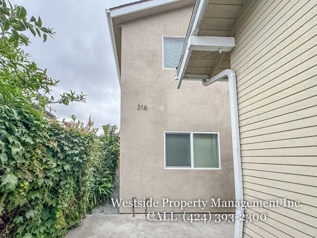 Building Photo - 316 Ximeno Ave