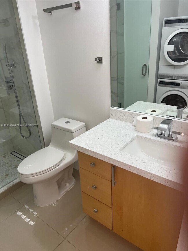 Building Photo - 2630 SW 28th St