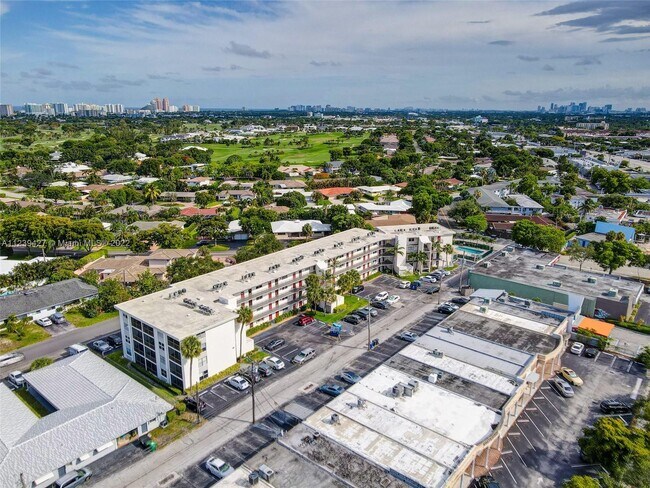 Building Photo - 4501 NE 21st Ave