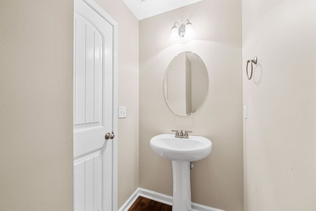 Building Photo - Two Bedroom in Governor's Crossing!