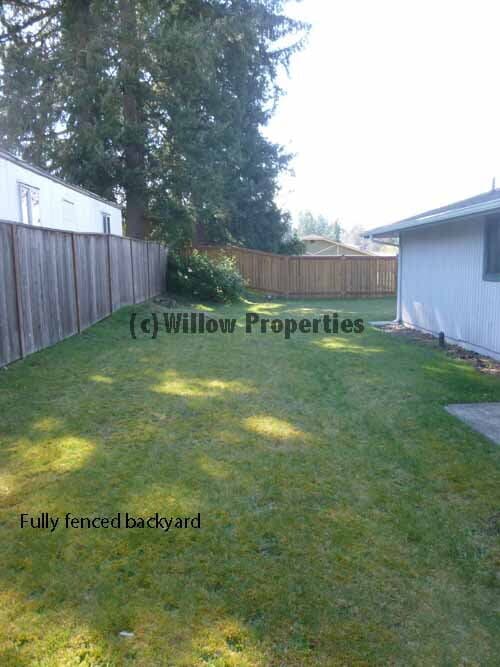 Building Photo - Spacious Two Bedroom Duplex