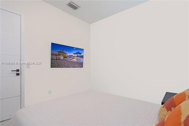 Building Photo - 17320 SW 92nd Ct