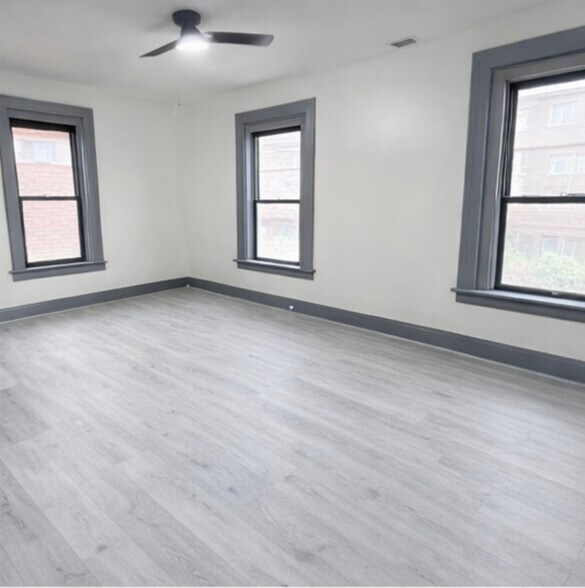 Building Photo - 1110 York St