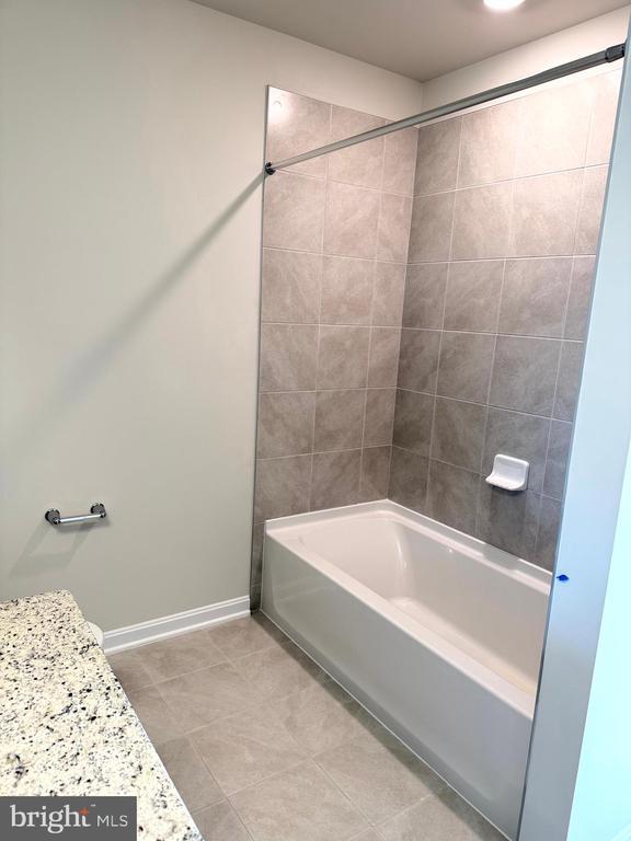 Building Photo - 461 Hanson St