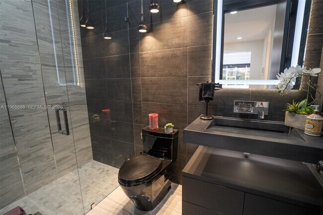 Building Photo - 7875 NW 110th Dr