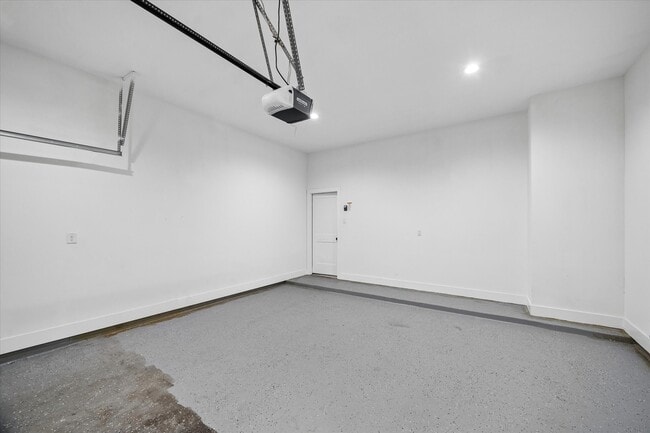 Building Photo - 12946 Rio Mariano Ln