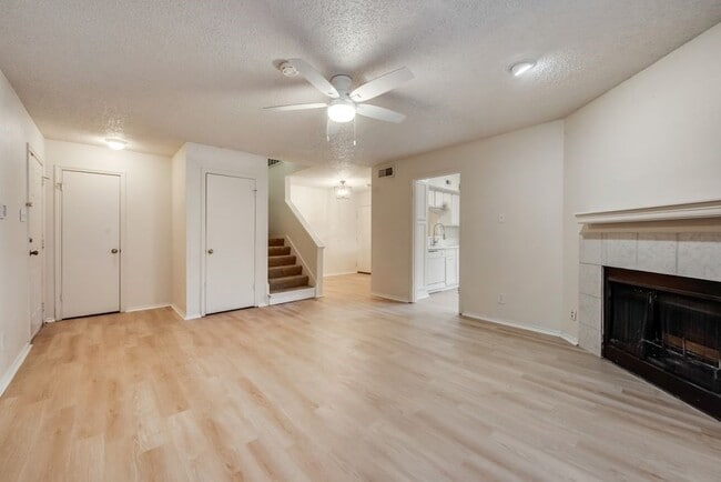 Building Photo - 336 Melrose Dr