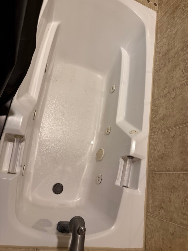 Building Photo - 1125 Stanley Ave