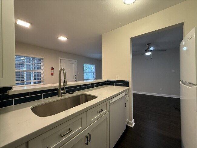 Building Photo - 1824 Thonig Rd