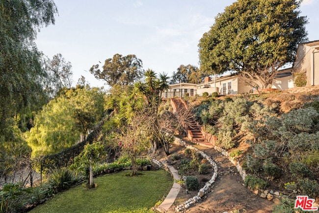 Building Photo - 12417 Mulholland Dr