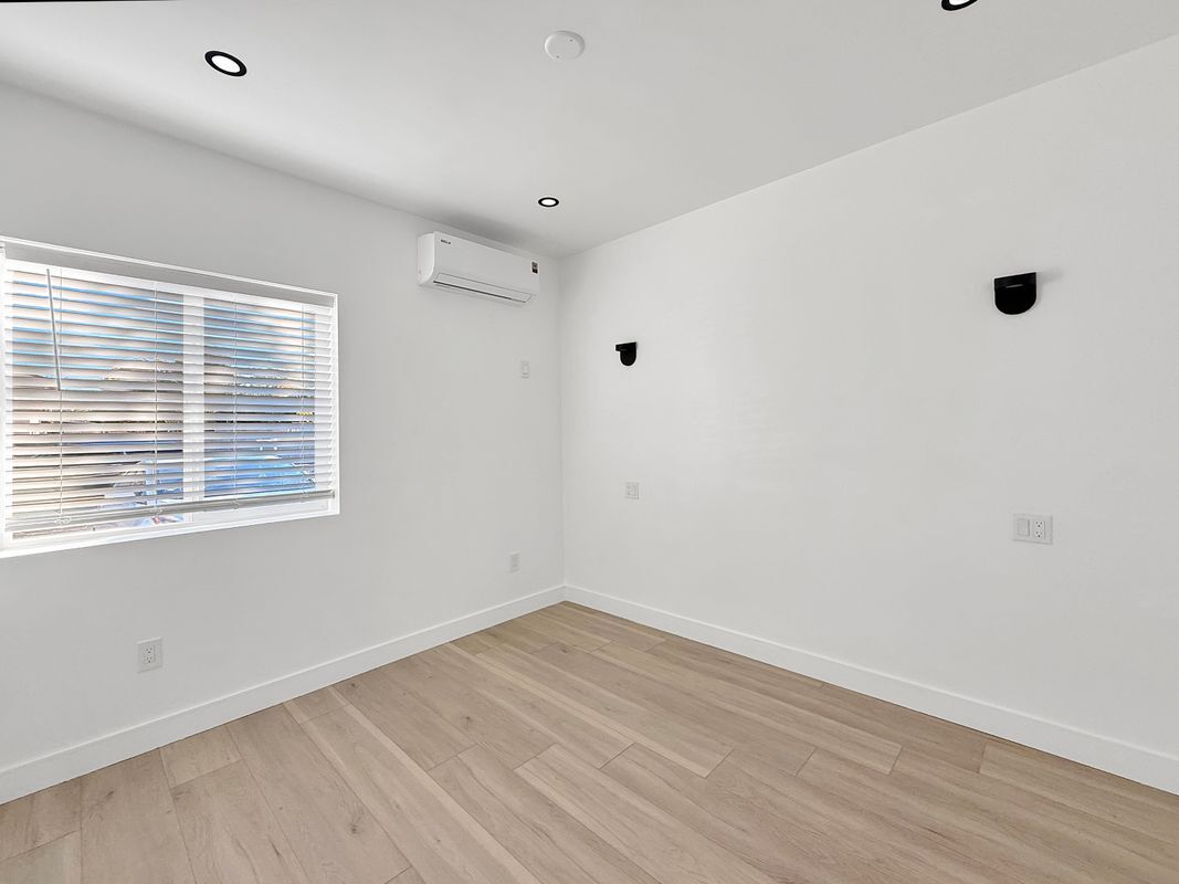 Building Photo - 1273 Donatello St