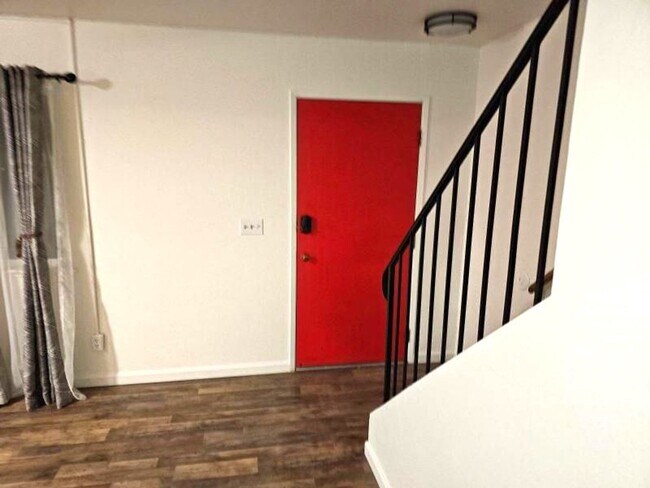 Building Photo - Beautiful 4 bed 2 bath Home in East Davis