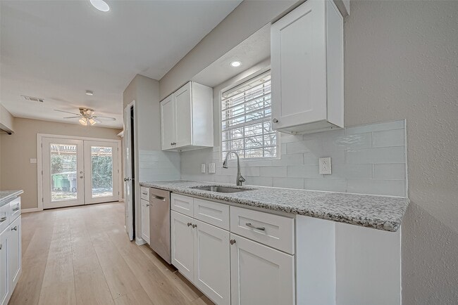 Building Photo - 7315 Housman