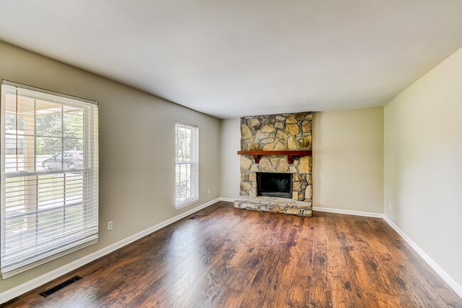Building Photo - 5277 Tyler Loop Rd