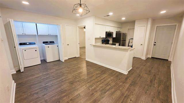 Building Photo - 1402 S Carrier Pkwy