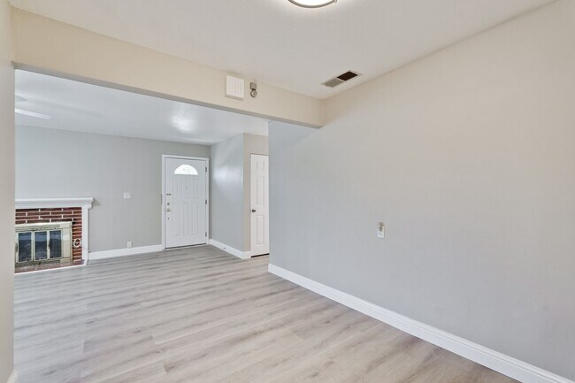 Building Photo - FOR RENT – Beautifully Updated 4 Bed / 3 Bath Home in Prime Santa Clara Location (NVIDIA)