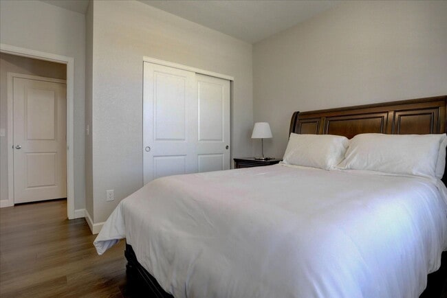 Building Photo - 5-Bed/4-Bath built in 2022!