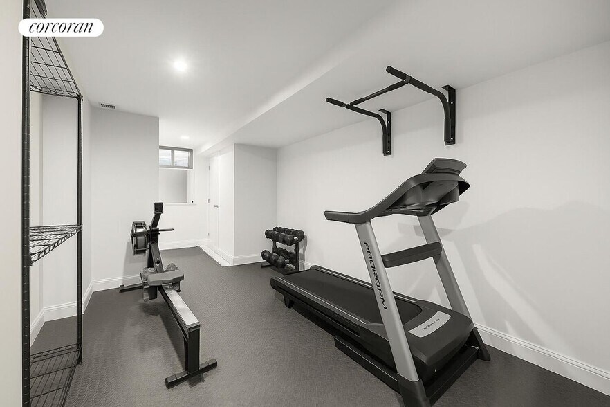 Building Photo - 215 Lewis Ave