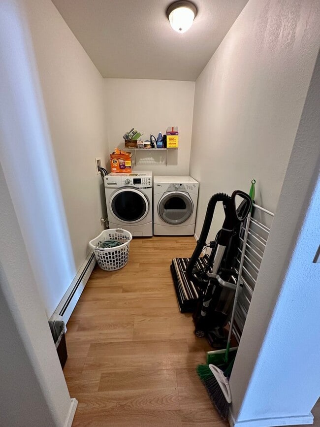 Building Photo - 3bd, 2 bath Home for Rent w/ Large 2 Car G...