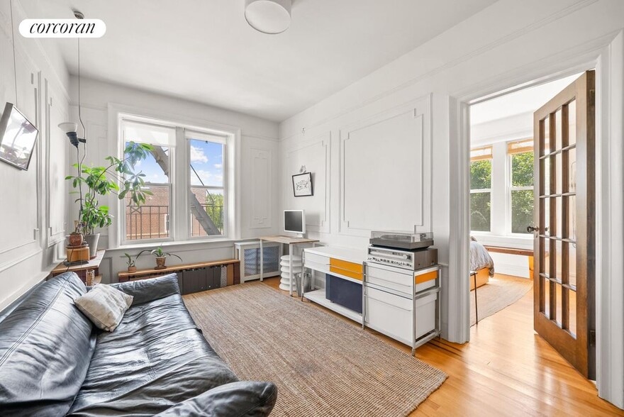 Primary Photo - 4002 7th Ave