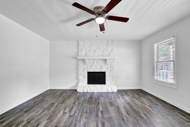 Building Photo - 4520 Coopers Creek Cir SE