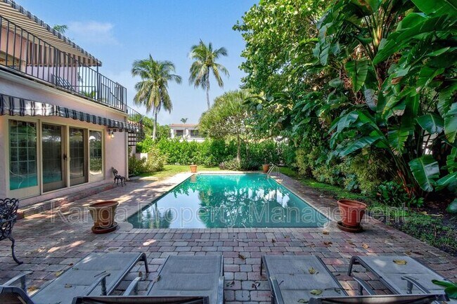 Building Photo - 194 Almeria Rd