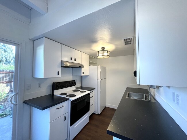 Building Photo - 1393 Nord Ave