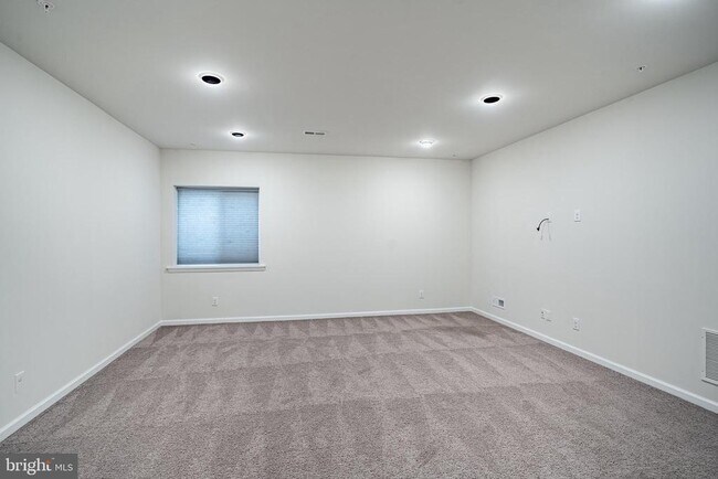 Building Photo - 720 Sun Valley Ct
